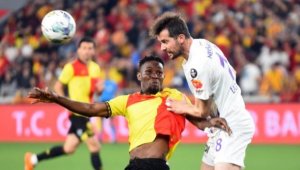 Göztepe'de Mamah ve Ngalina takımda kalacak