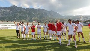 Göztepe'ye son dakikalar hayat verdi