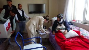 Hastalar için evlere sandık götürüldü!