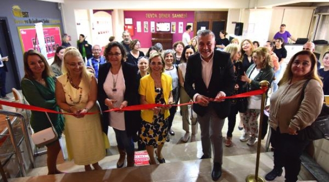 İki kadın sanatçının karma sergisi Bornova'da