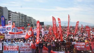 İzmir'de 1 Mayıs: Emekten yanayız!