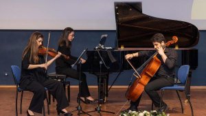 İzmir'de 3 gencin kurduğu 'Trio Musius' Fransa'da yarışacak