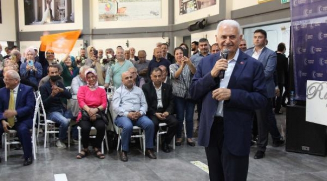 "İzmir'de sağlık ve ulaşım alanındaki hizmetlerde hükümetin imzası var"