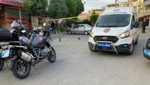 İzmir'de silah, bıçak ve sopalı kavga: 3 yaralı