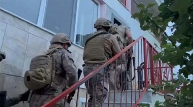 İzmir'de uyuşturucuya 52 tutuklama