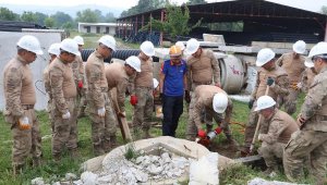 Jandarma komandolara enkazda arama-kurtarma eğitimi