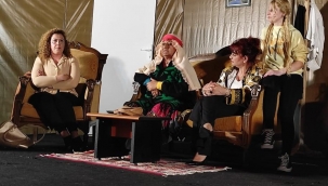 Kadına yönelik şiddet, Kuşadası'nda tiyatro oyunuyla sahnelendi