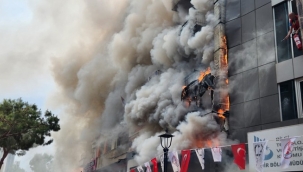 Karşıyaka çarşısında korku dolu anlar! Alev alev yandı