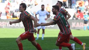 Karşıyaka'da 10 ismin sözleşmesi bitti