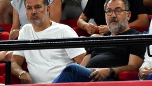 Karşıyaka'da kongre tartışması