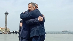 Kucaklaştılar! İşte İzmir, işte örnek siyaset