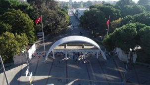 Kültürpark'ın iki kapısı yenileniyor