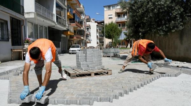 Kuşadası Belediyesi, Davutlar'da 15 sokak ve 5 caddeyi yeniliyor