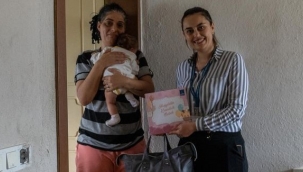 Kuşadası Belediyesi'nden yeni doğan bebeklerin ailelerine yardım