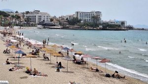 Kuşadası'nda oyunu kullananlar sahile koştu