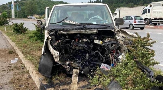 Manisa'da 3 aracın karıştığı kaza: 12 yaralı