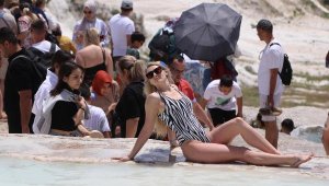 Müzeler Günü'nde ücretsiz olan Pamukkale'ye ziyaretçi akını