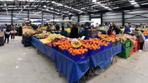 Naldöken kapalı pazaryerine, çocuklar da oyun alanına kavuştu