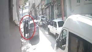 Otomobili kaldırıma park edeni uyardı, dövüldü