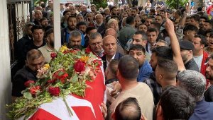 Polisin vurduğu gencin cenazesine emniyet müdürü katıldı