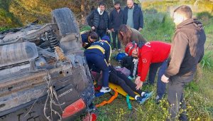 Susurluk'ta otomobil takla attı: 2 yaralı var