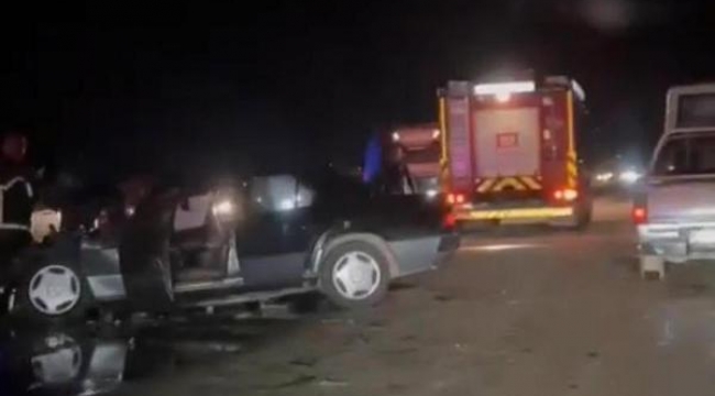 Traktöre arkadan çarpan otomobil sürücüsü öldü