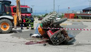 Traktörün altında kalan çiftçi öldü