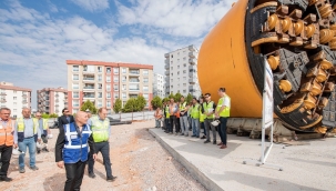 Tünelleri kazacak TBM'lerin ilki Buca Koop istasyonuna getirildi