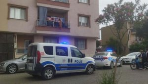 Turgutlu'da husumetli iki aile arasında taşlı, sopalı ve silahlı kavga: 1'i polis 8 yaralı