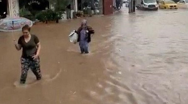 Yağmur sonrası İzmir sokakları desek!