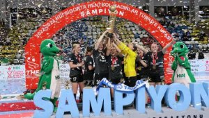 Yalıkavakspor'un kupa sevinci