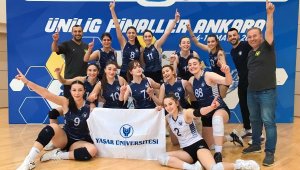 Yaşar Üniversitesi'nin sultanları namağlup şampiyon