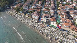 4 bin kişinin yaşadığı Akyaka'nın nüfusu bayramda 60 bine ulaştı