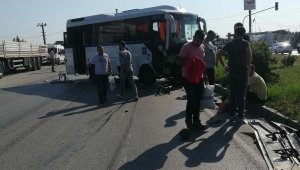 Akhisar'da servis aracı çarpıştı: 1 ölü, 10 yaralı