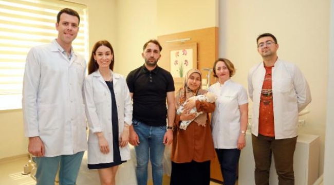 Bağırsakları göğüs kafesinde doğan bebek ameliyatla sağlığına kavuştu