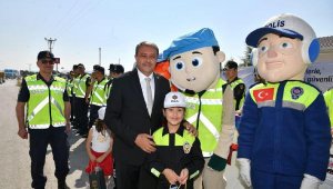 Balıkesir'de bayram trafiği yoğunluğu; 10 kilometrede bir denetim
