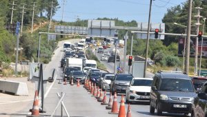 Bodrum'a 100 bin araç geldi! Dağ taş otopark oldu
