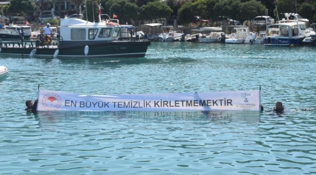 Bodrum'da denizin dibinden 10 ton 'katı atık' çıkarıldı