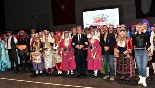 Bornova'da Balkan dansları rüzgarı esti