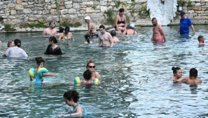 Bu havuza günde 1000 turist giriyor