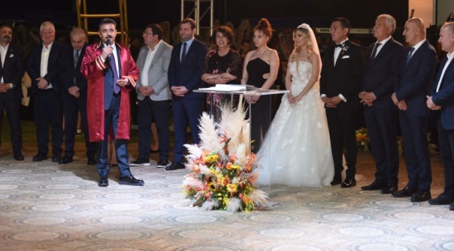 CHP'lileri buluşturan nikah! Belediye Başkanı oğlunun nikahını kıydı