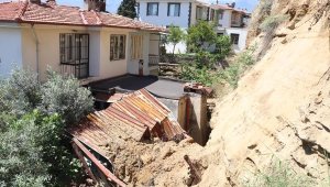 Denizli'de heyelan sonrası mahalleli tedirgin! Önlem istiyorlar