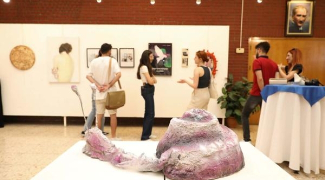 Dokuz Eylül Üniversitesi Güzel Sanatlar'dan 'Zamansız' sergi