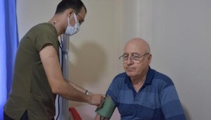 Edremit Belediyesi'nden 3 doktor ve 3 hemşire ücretsiz sağlık hizmeti