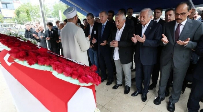 Erdoğan, Mehmet Barlas'ın cenazesine Bakan Hakan Fidan ile birlikte geldi