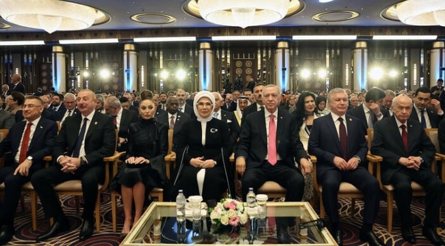 Ermenistan Başbakanı Paşinyan, İlham Aliyev'in arkasına oturtuldu