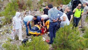 Eski Bakan Nihat Zeybekci kazada yaralandı