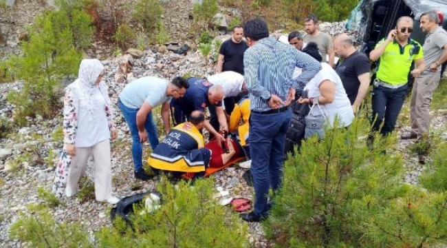Eski Bakan Nihat Zeybekci kazada yaralandı