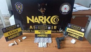Evinde uyuşturucuyla yakalanıp, gözaltına alındı