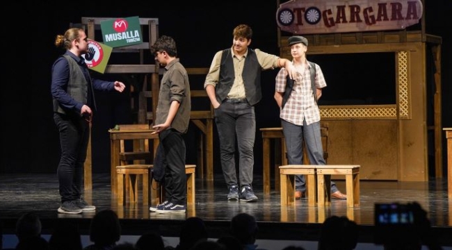 Gaziemir Belediyesi Gençlik Tiyatrosu "Otogargara"yı sahneledi